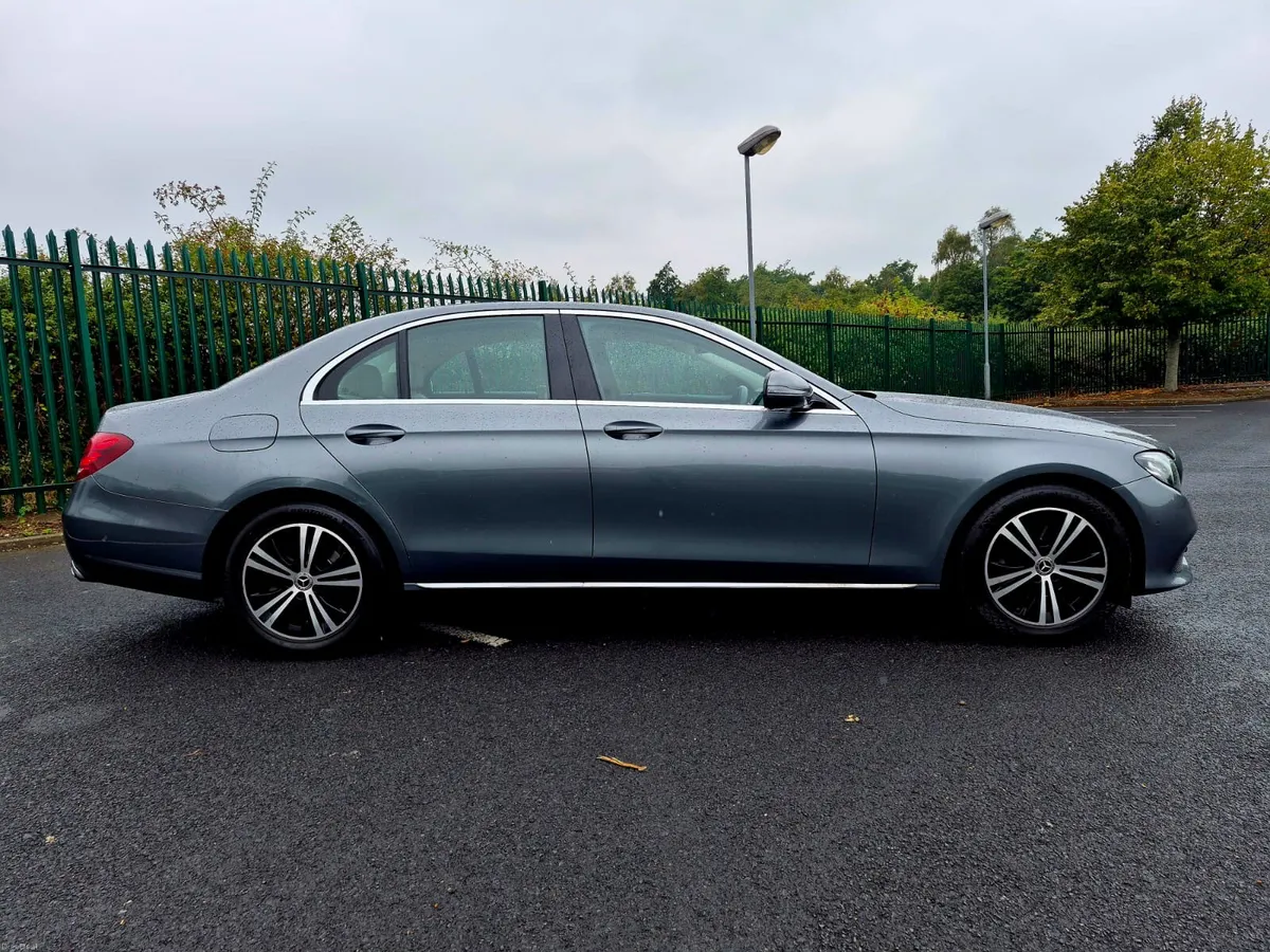2016 MERCEDES BENZ E200  CDI SE AUTO  LOW MILES - Image 3