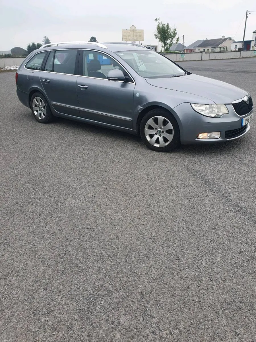 car - Image 3
