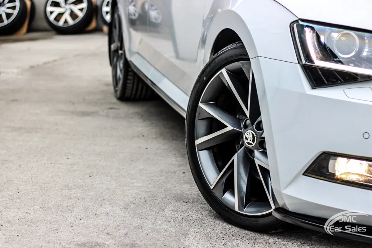 2017 SKODA SUPERB SPORT-LINE - Image 6