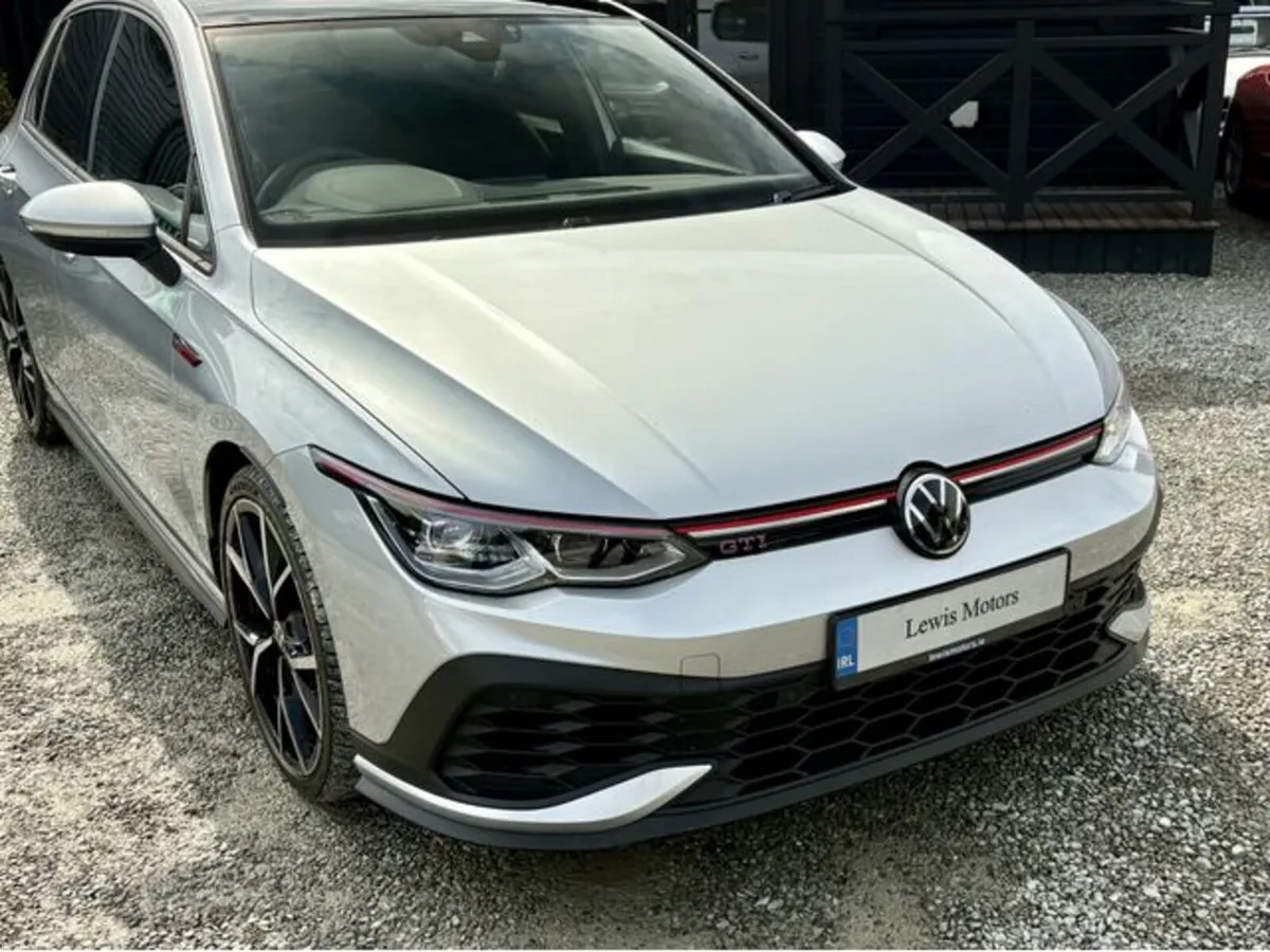 Volkswagen Golf GTI CLUBSPORT 2.0 TSI 300BHP, TILT - Image 6