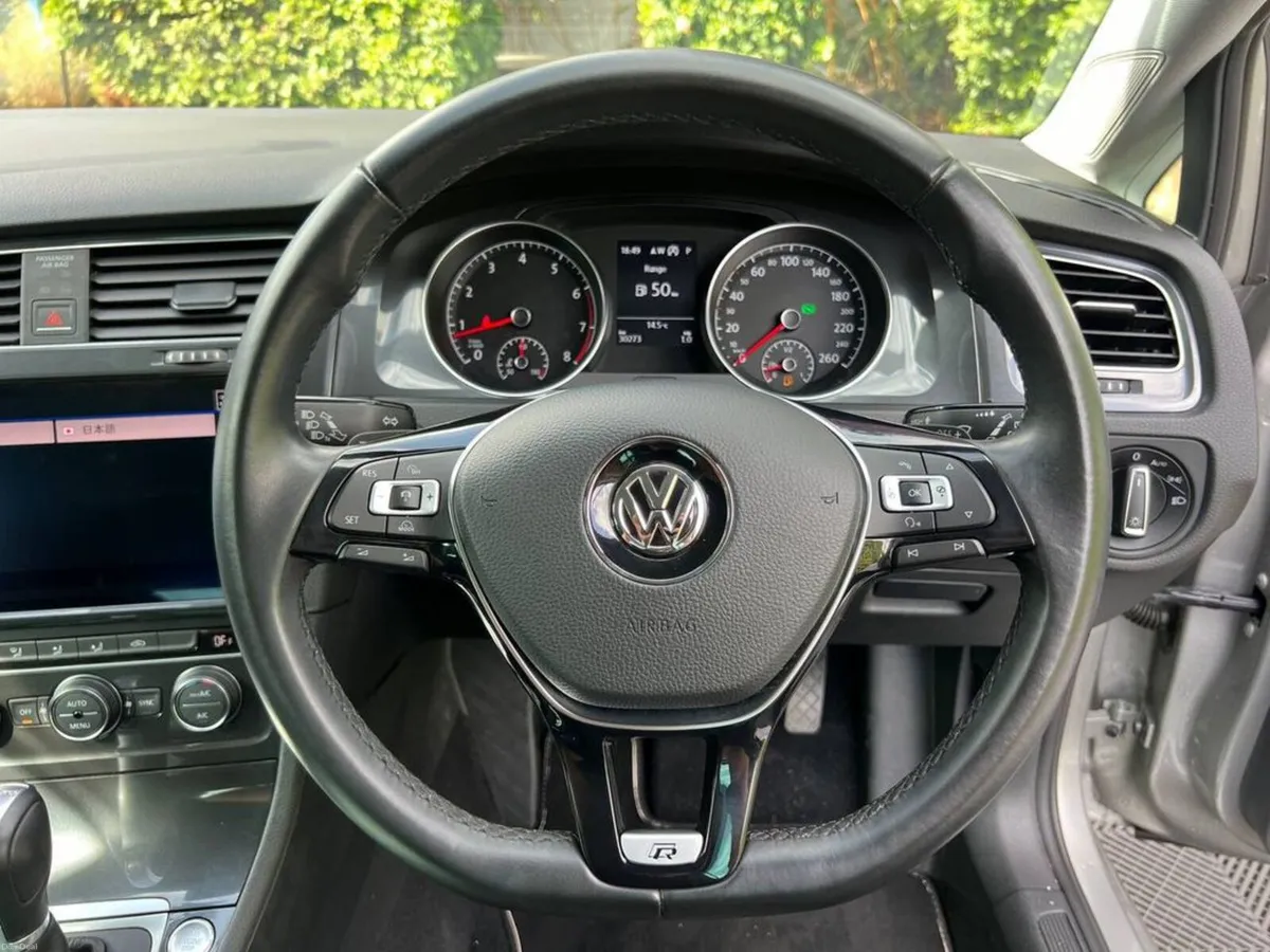 Volkswagen Golf R-LINE PACK 1.2 TSI AUTO // APPLE - Image 4