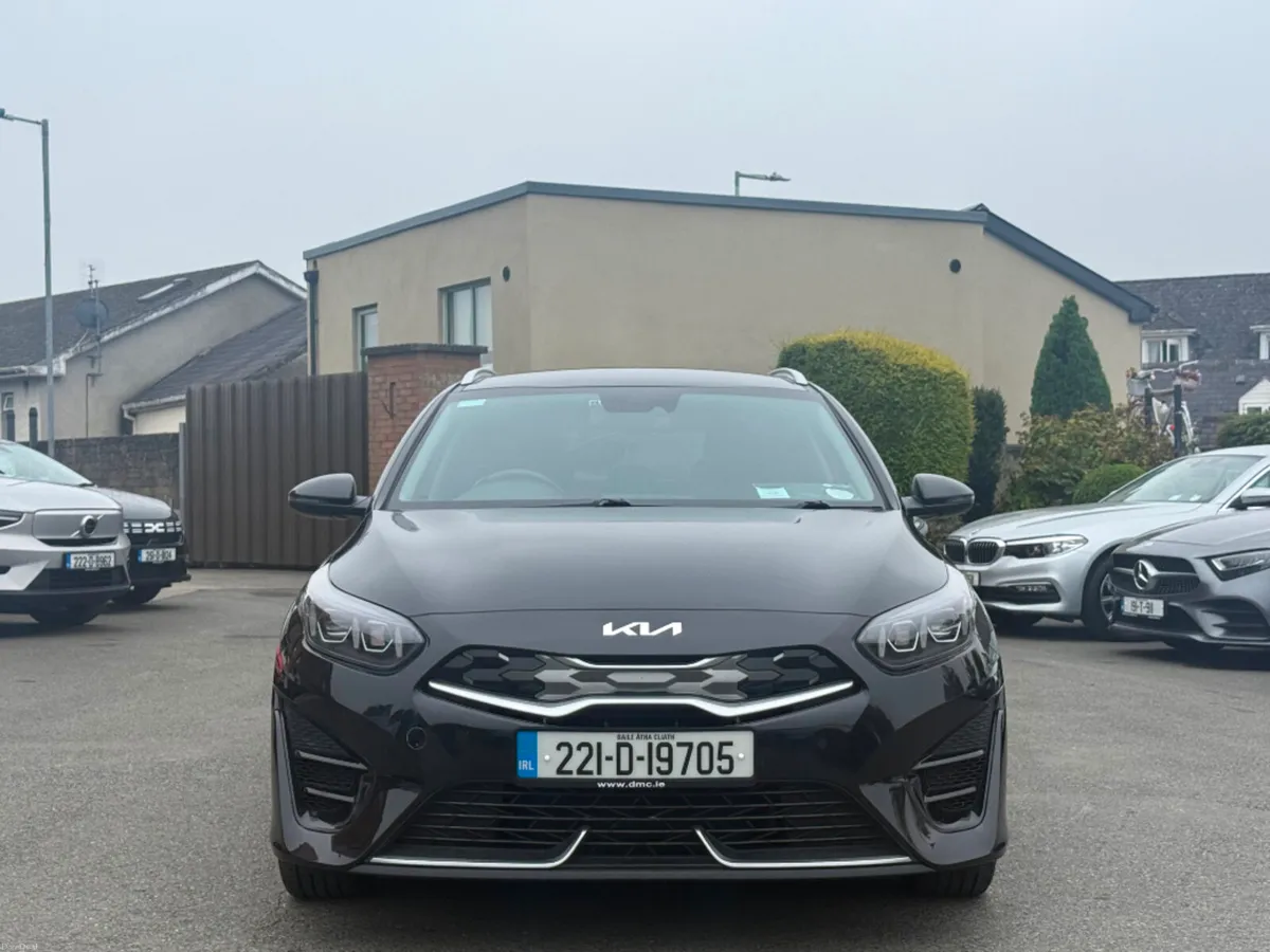 Kia Ceed 1.6 PHEV SW AUTO *HIGH SPEC* - Image 2