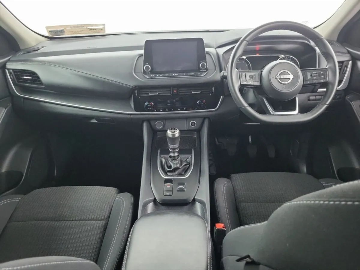 Nissan Qashqai 1.3 PET MILD HYBRID SV - Image 3