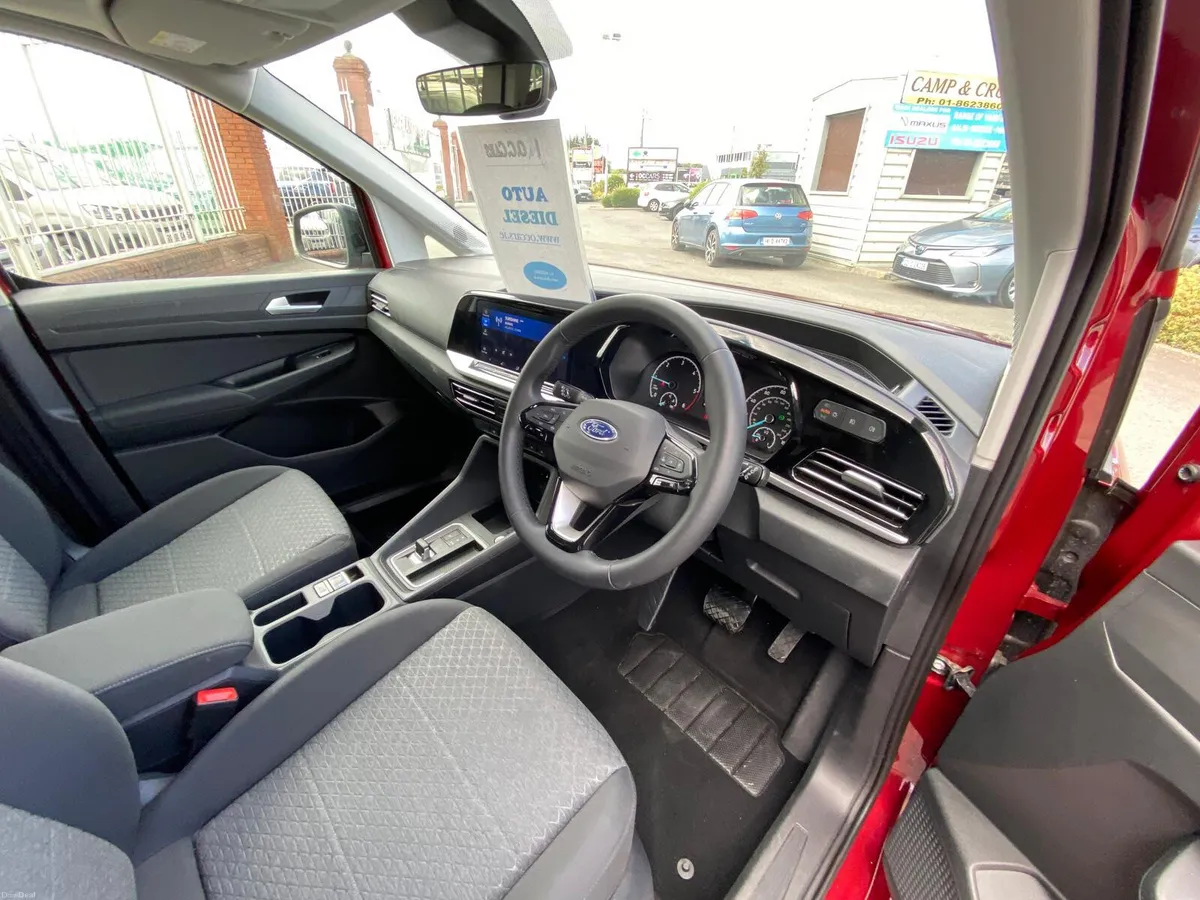 Wheelchair Accessible Taxi Ford Connect 5 Seats+WC - Image 6