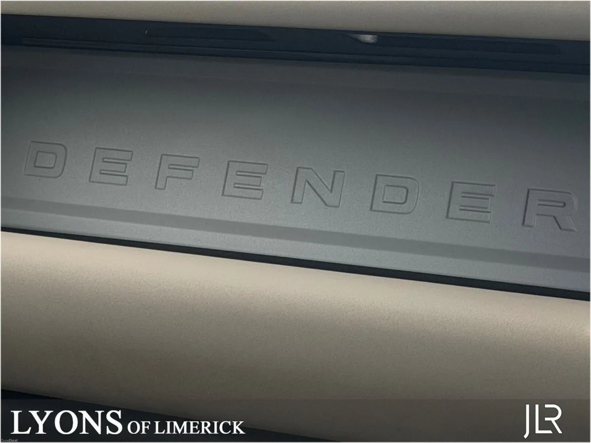 Land Rover Defender 110 2.0 Si4 PHEV SE - Image 5
