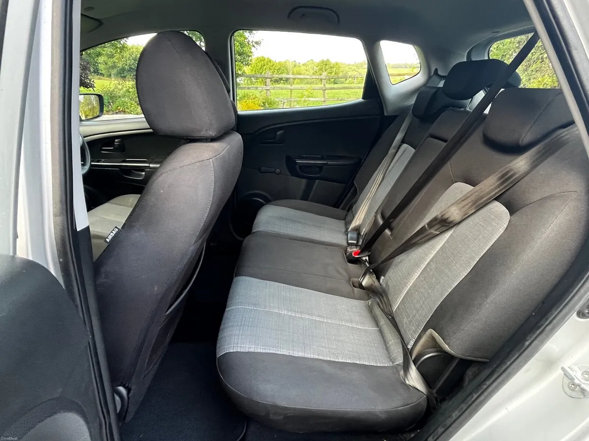 Kia Venga 2013 - Image 5