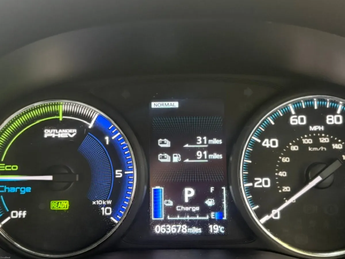 Mitsubishi Outlander 2020 PHEV New Model 2.4 - Image 2