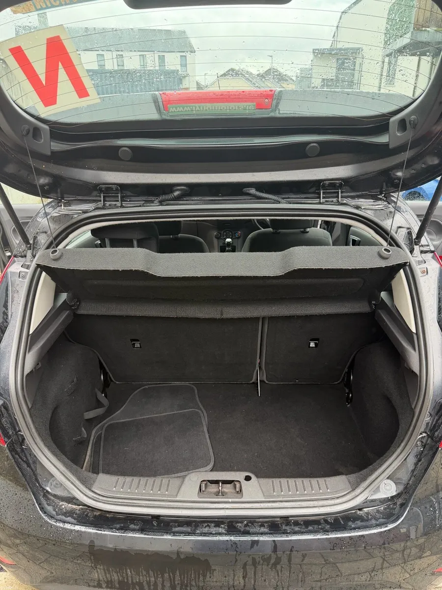 142 Ford Fiesta Zetec 1.2L Manual - Image 6