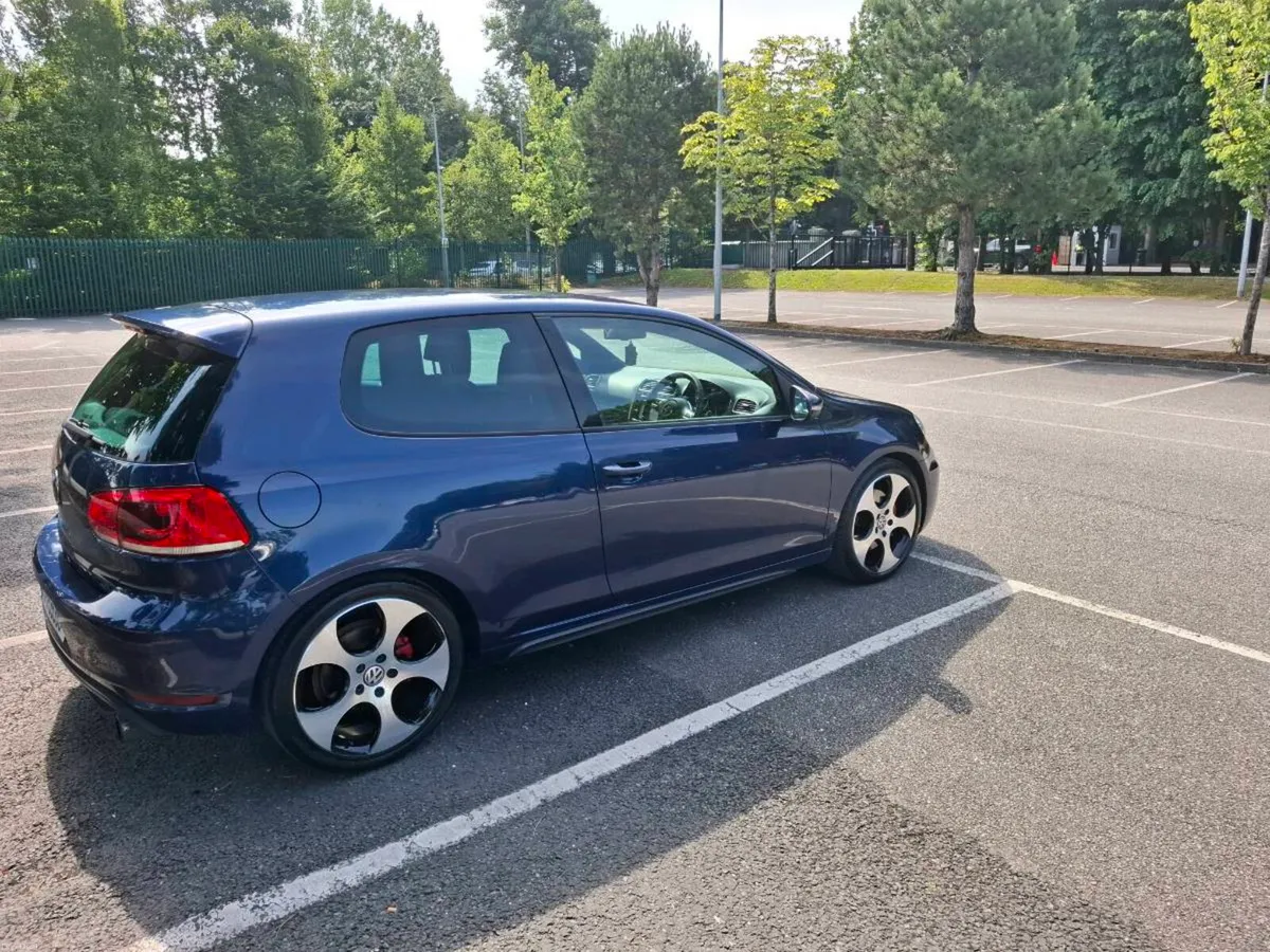 Volkswagen Golf GTI - Image 5