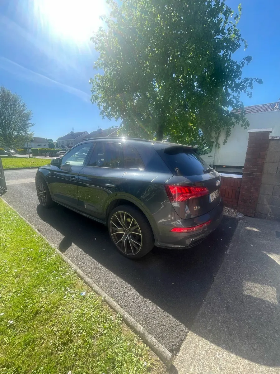 Q5 S line quattro  automatic - Image 2