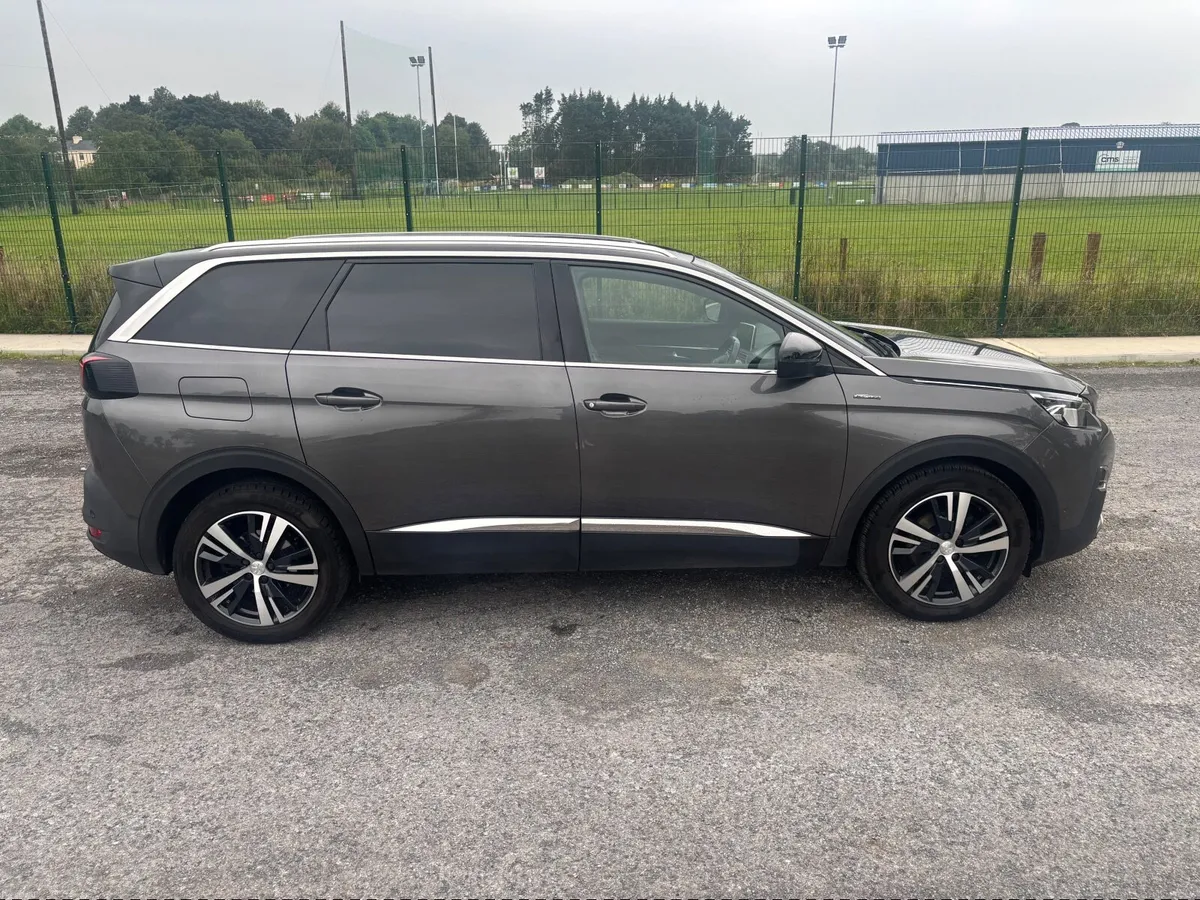 Peugeot 5008 2020 - Image 1