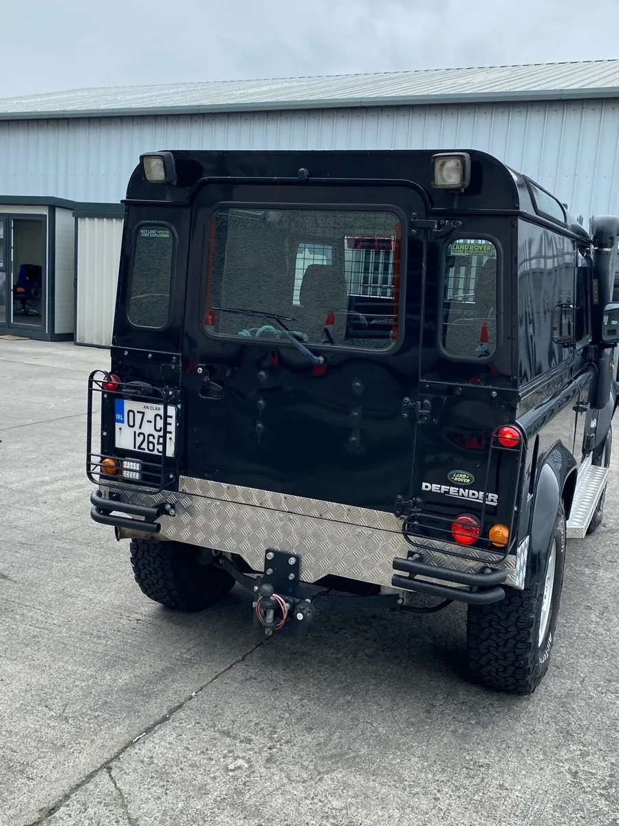 Land Rover Defender 2007 - Image 3