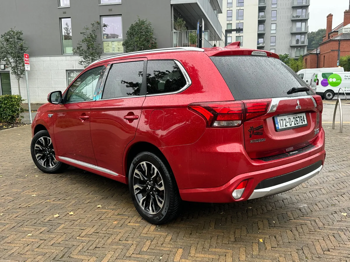 Mitsubishi Outlander 2017 - Image 1