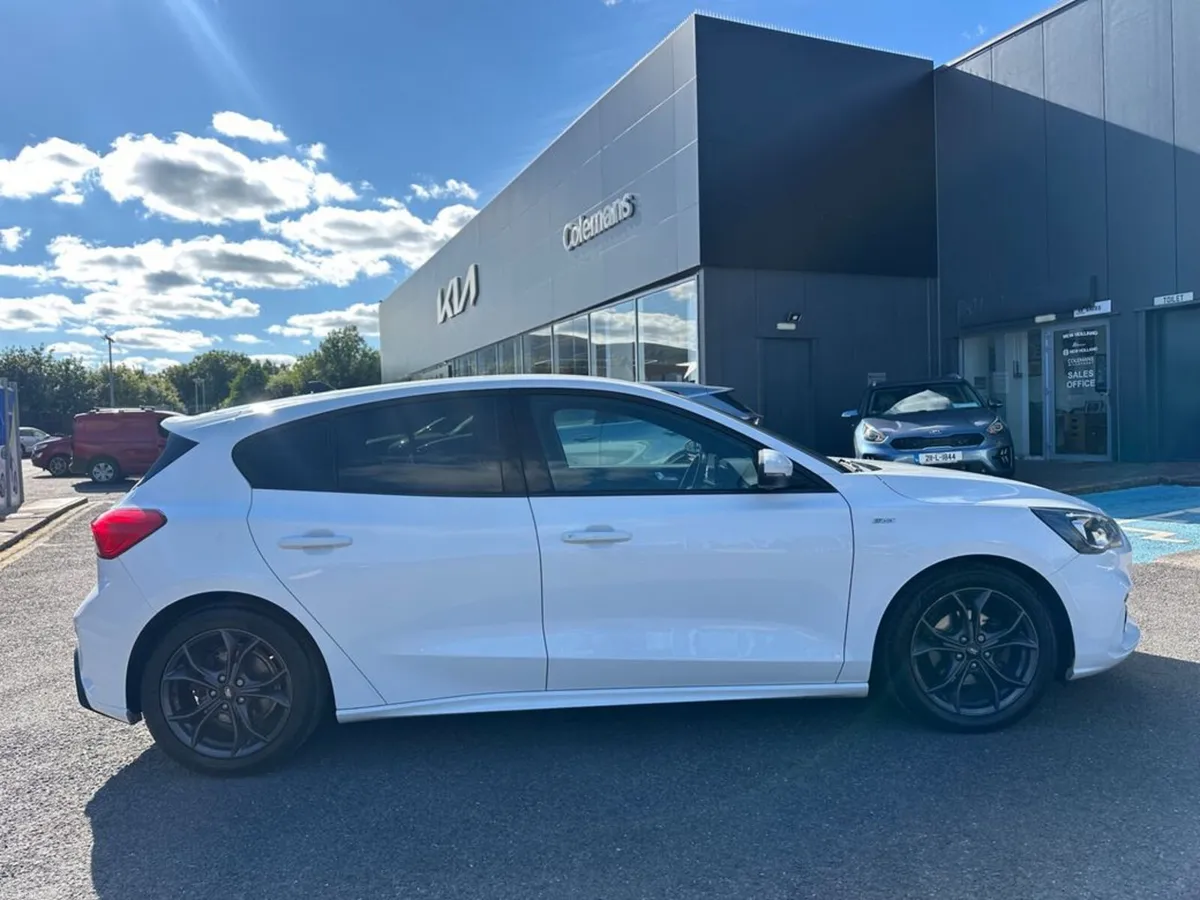 Ford Focus ST-Line 1.5 Diesel 2021 (211) - Image 6