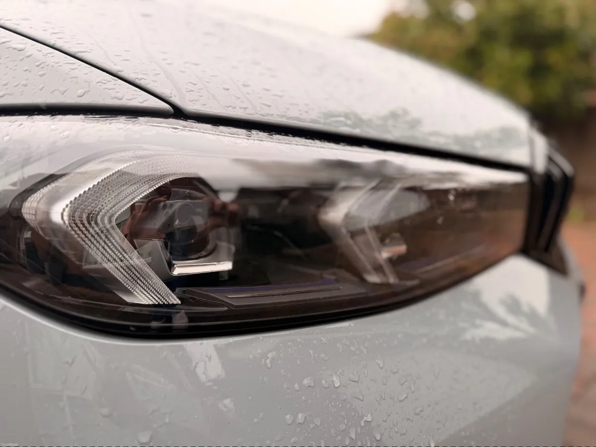 BMW 3-Series 2023 - Image 6