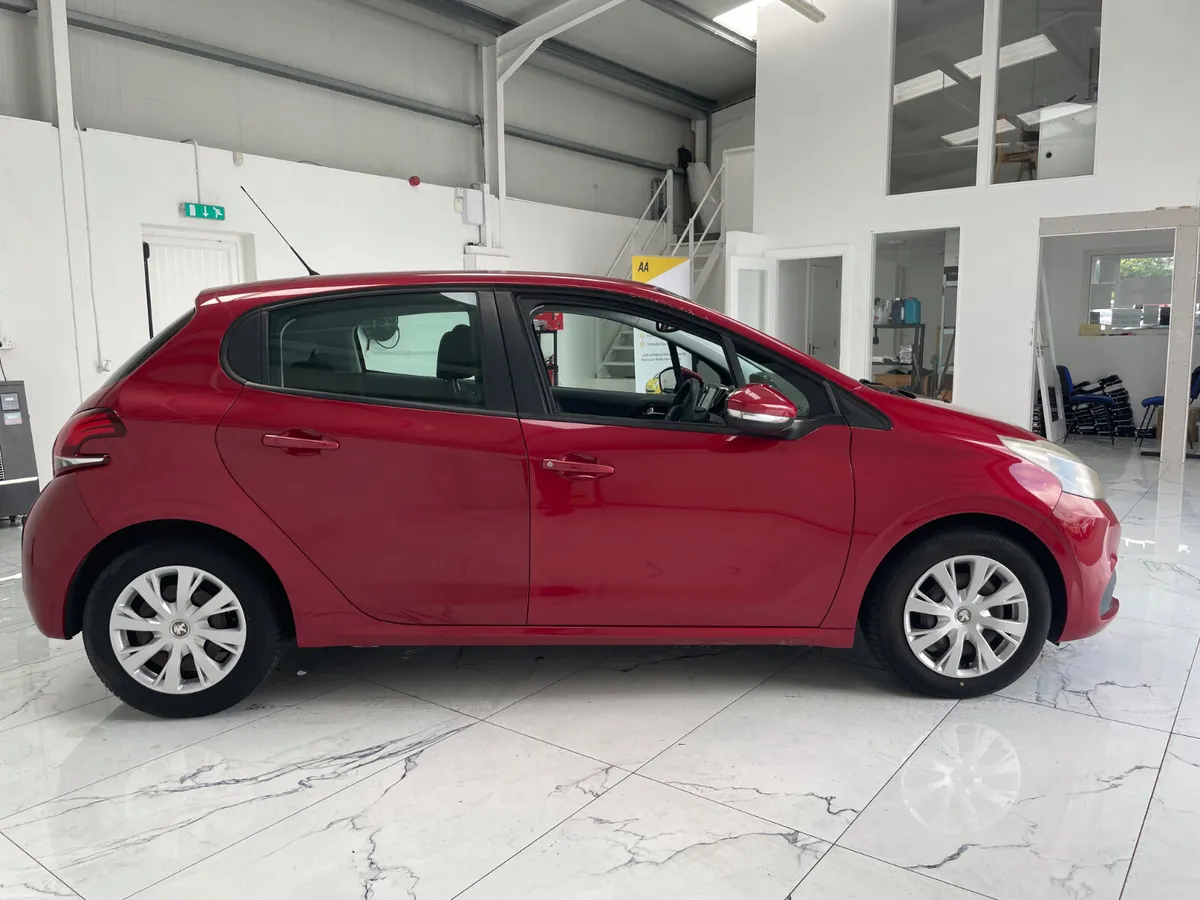2016 Peugeot 208 - Image 3