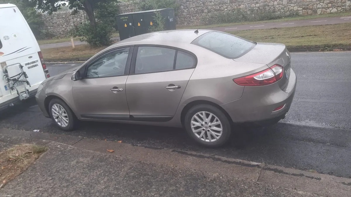 Automatic 2015 Renault fluence - Image 3