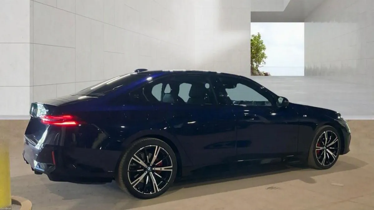 BMW I5 250KW 84KWH ED40 M SPORT PRO - Image 4