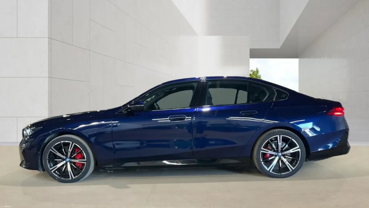 BMW I5 250KW 84KWH ED40 M SPORT PRO - Image 6