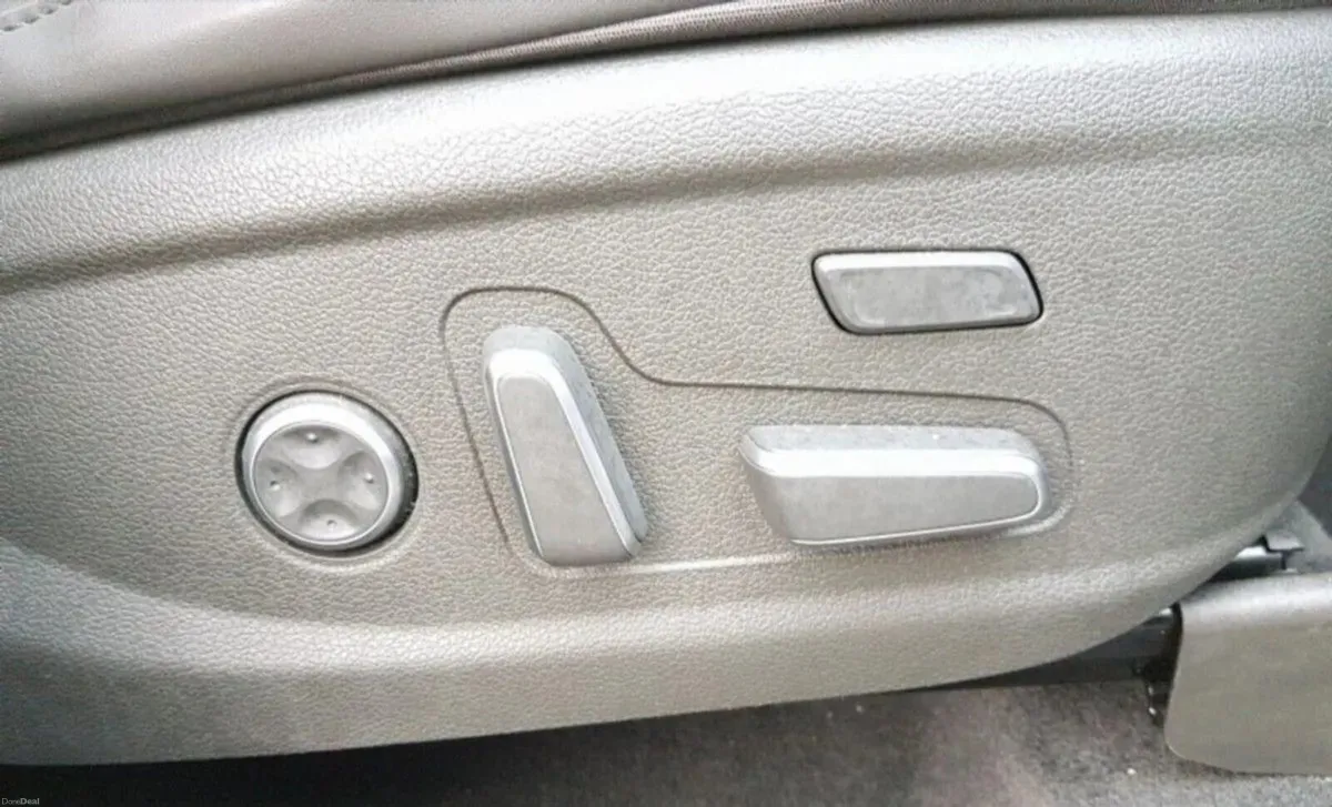 Hyundai Santa Fe HTRAC 4WD 2.2L - Image 3