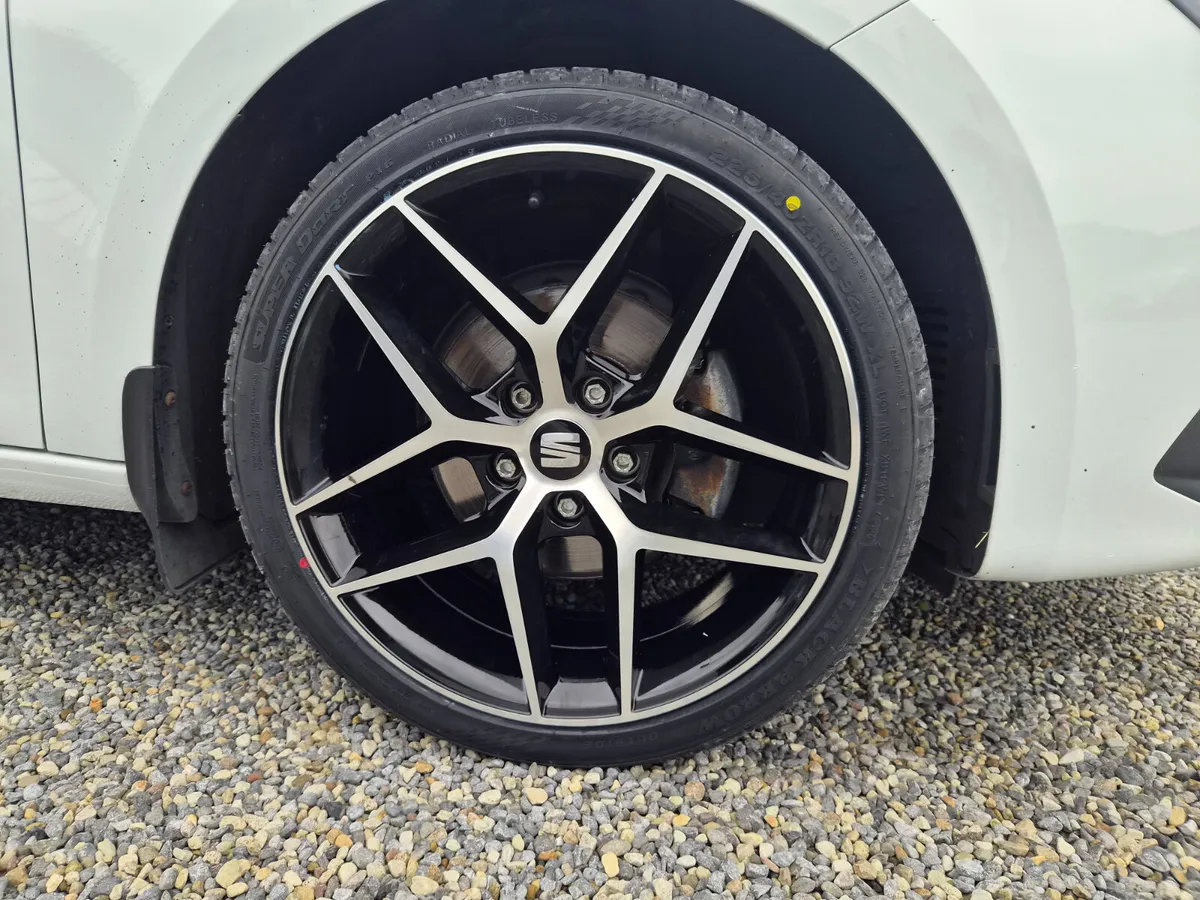 2020 SEAT Leon Style 2.0d 5dr Hatchback - Image 6