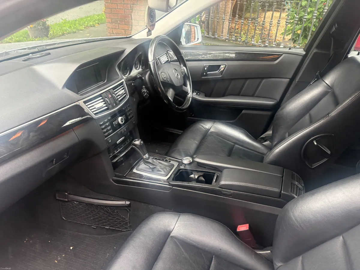 Mercedes-Benz E-Class 2010 diesel AUTOMATIC - Image 5
