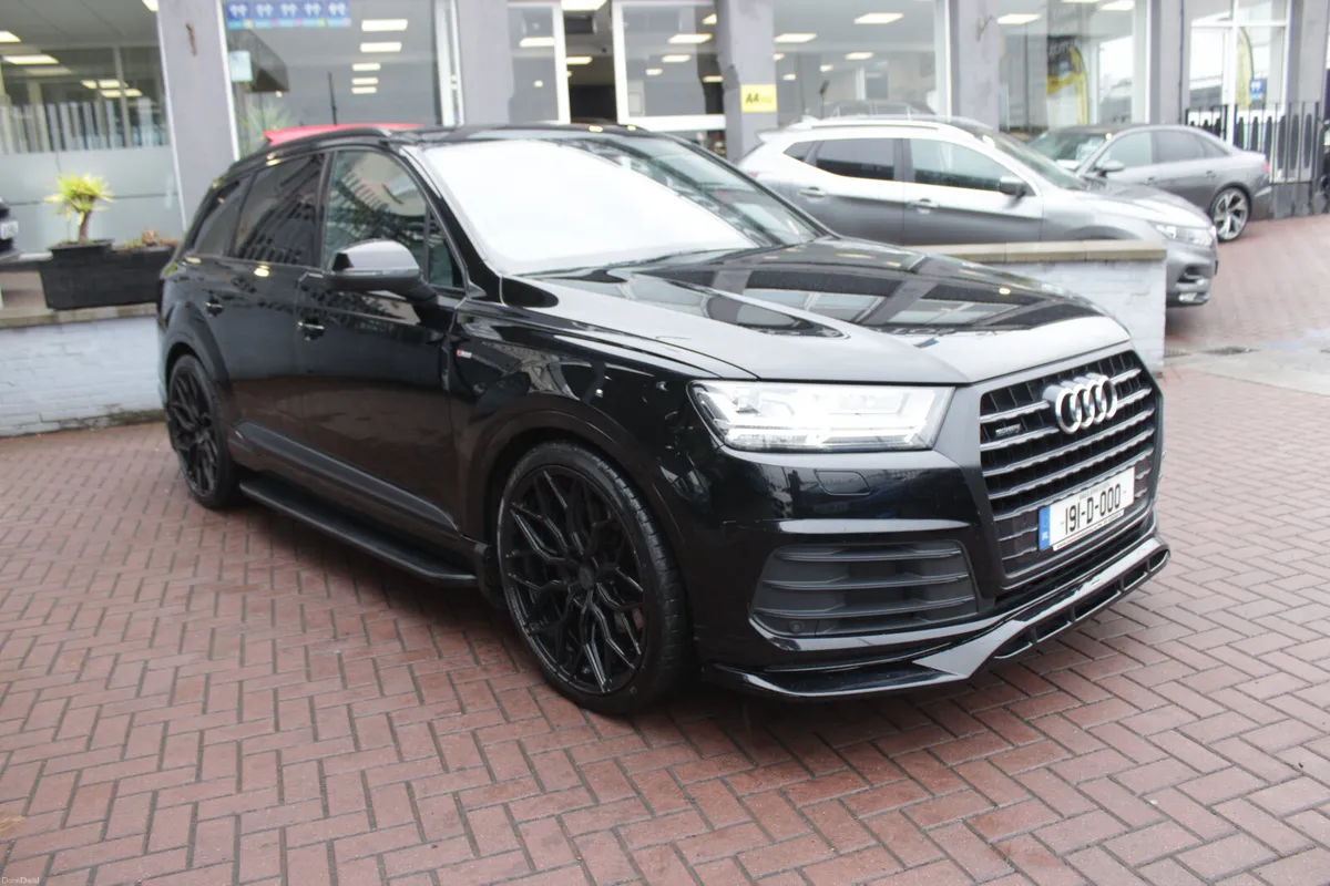 AUDI Q7 45TDI S-LINE QUATTRO 7 SEATER AUTO - Image 1