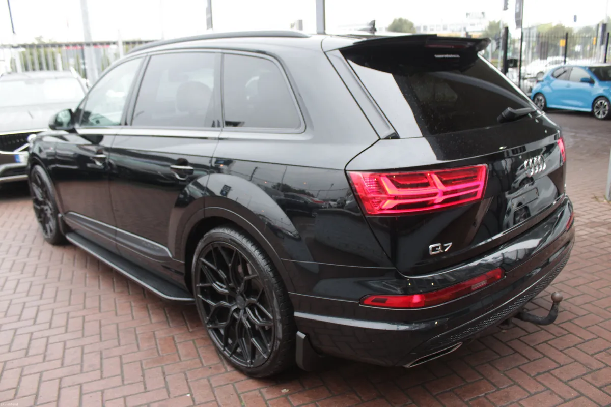 AUDI Q7 45TDI S-LINE QUATTRO 7 SEATER AUTO - Image 6