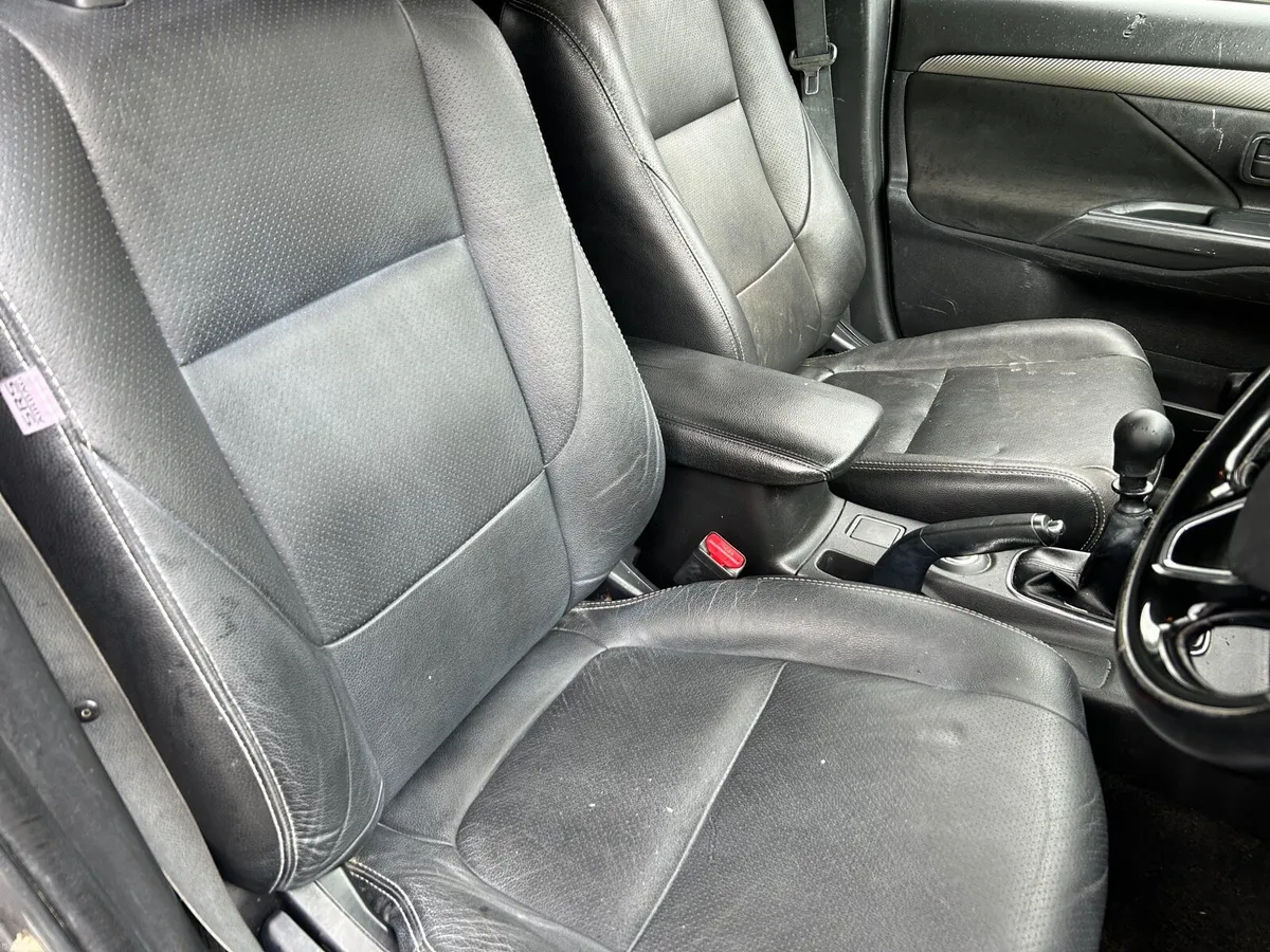 2016 Mitsubishi Outlander.. New DOE & Service - Image 5