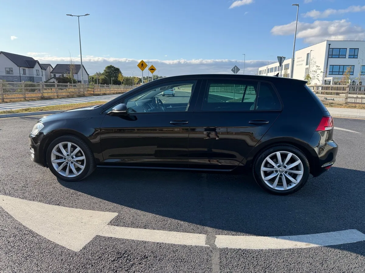 Volkswagen Golf 2.0 TDI Highline - Image 4