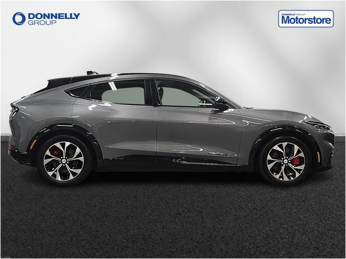 Ford Mustang Mach-E Estate Premium - Image 3