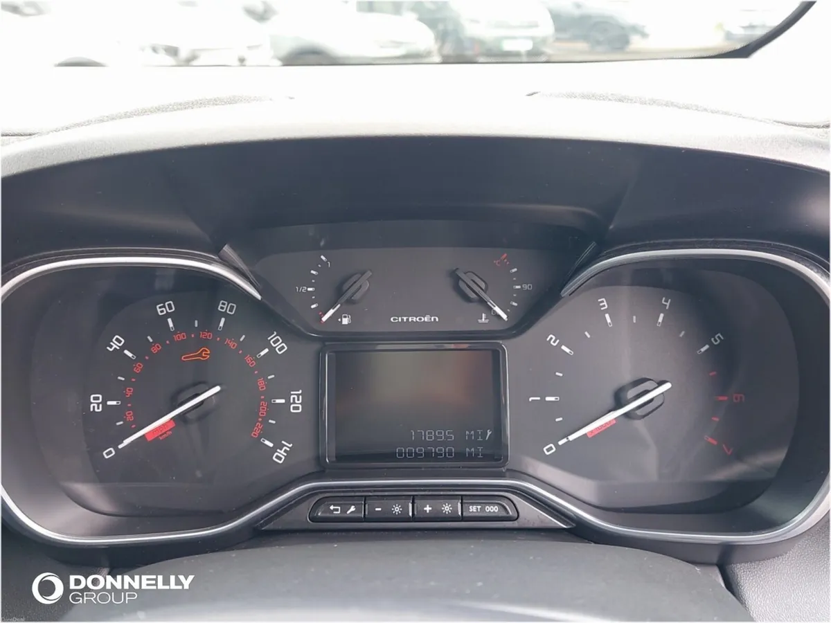 Citroen C3 Aircross 1.2 PureTech 110 Shine Plus 5d - Image 6