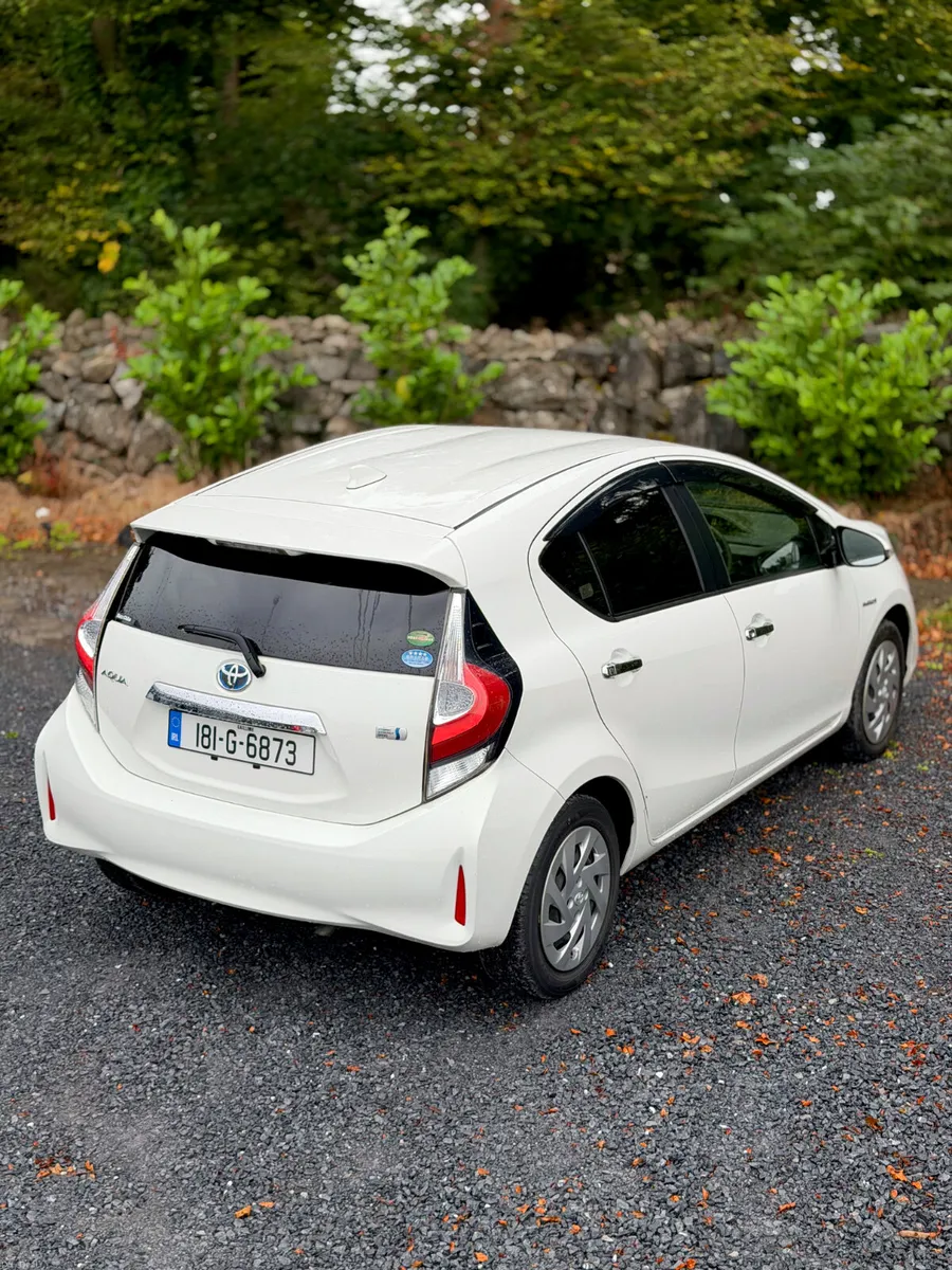 Toyota Aqua | 2018 | 109,000 KM | Hybrid | Auto - Image 5