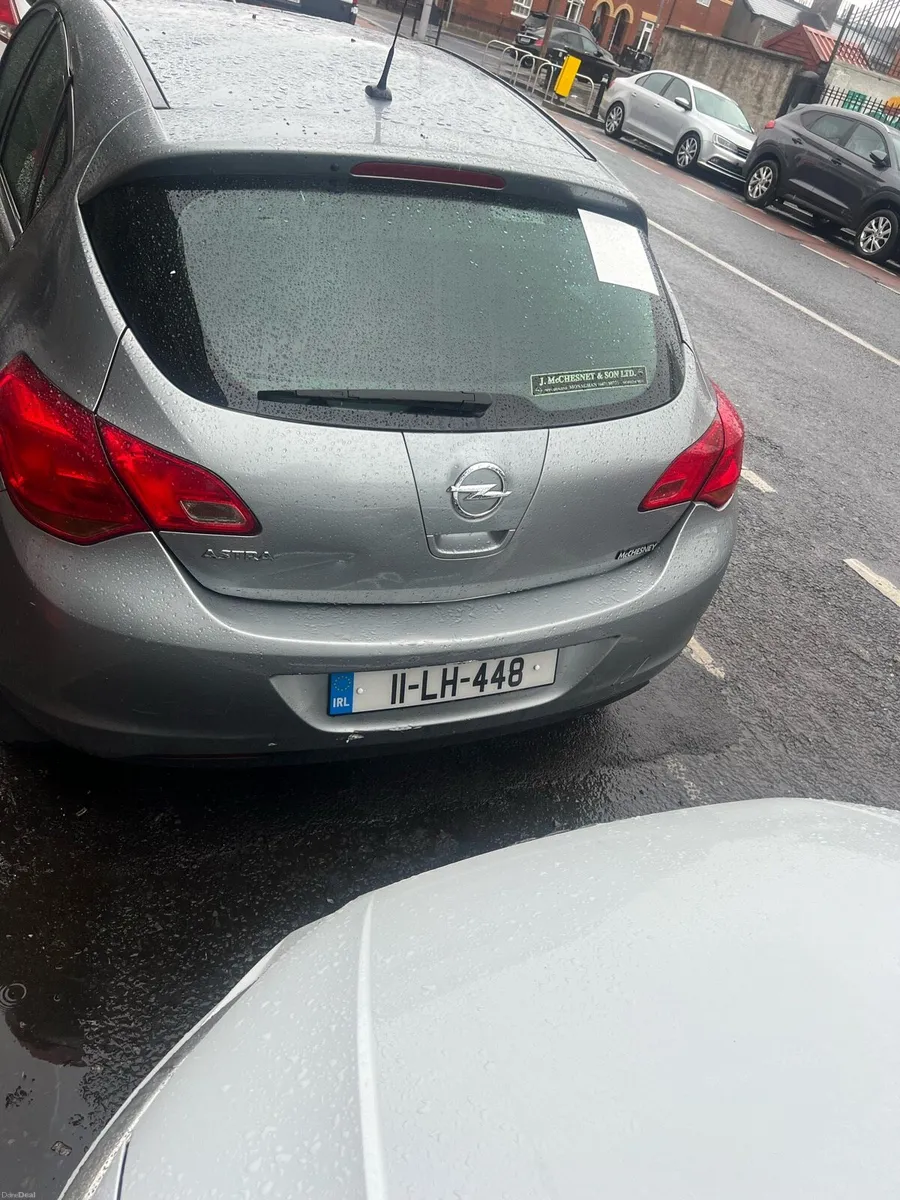 Opel Astra (selling for parts/scraps) - Image 6