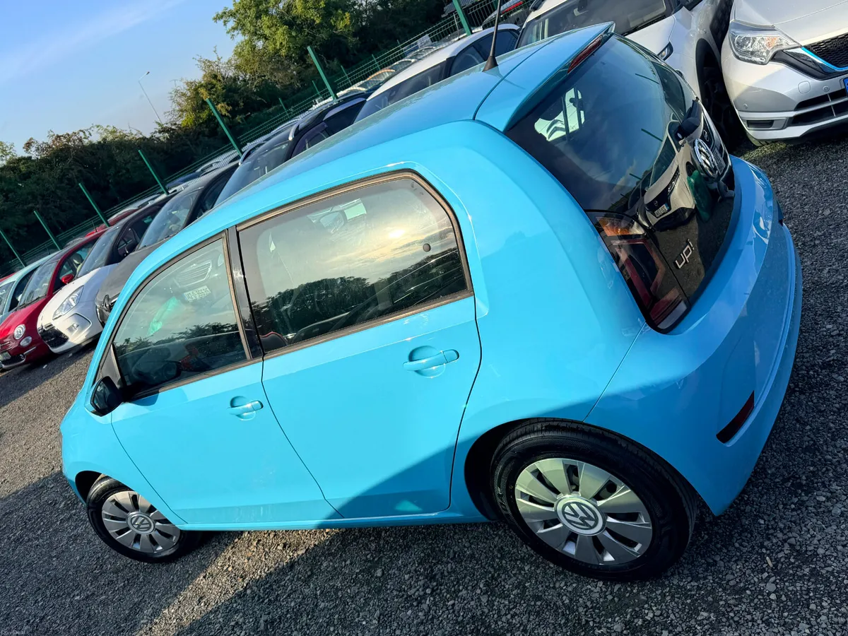 Volkswagon Up - Image 6