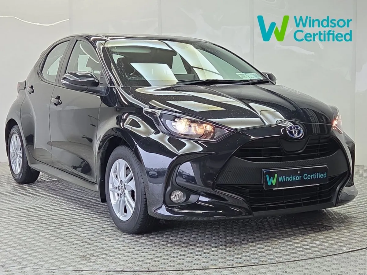 Toyota Yaris Yaris Hybrid Luna Model - Image 1