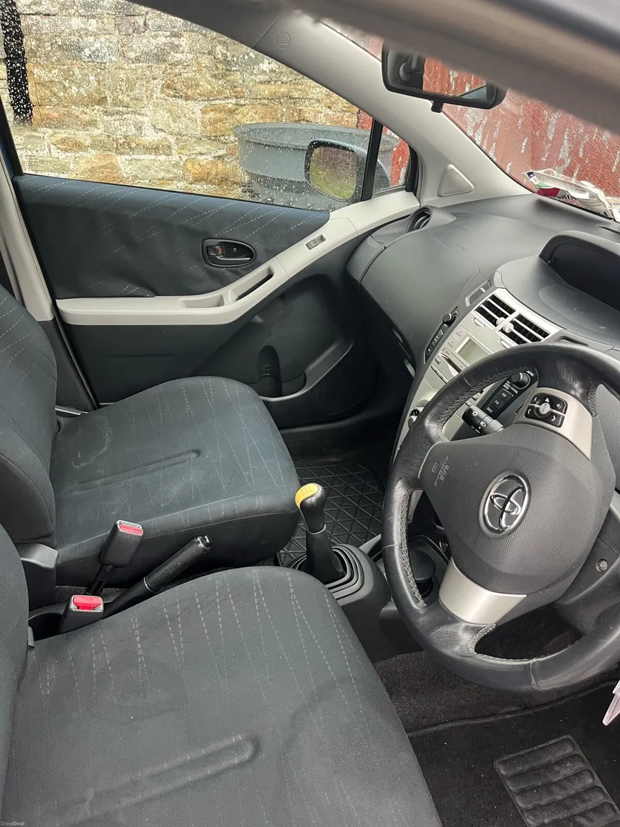 07 Toyota Yaris For Sale - Image 4