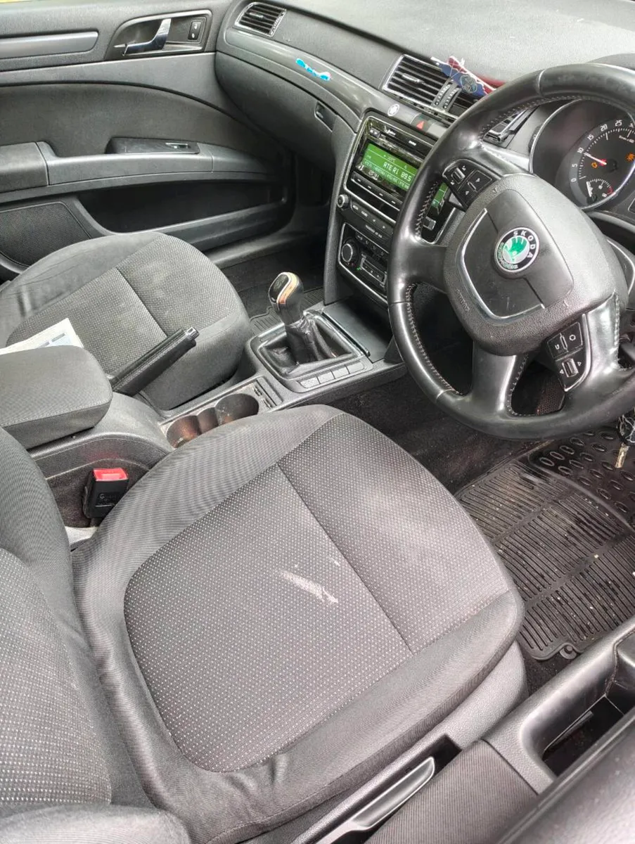2012 skoda superb active 1.6 diesel - Image 3