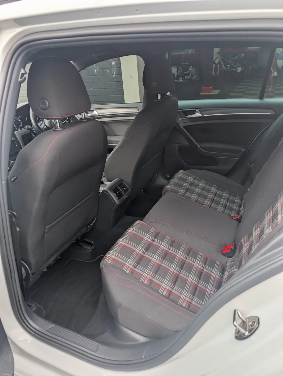 Volkswagen - Image 1