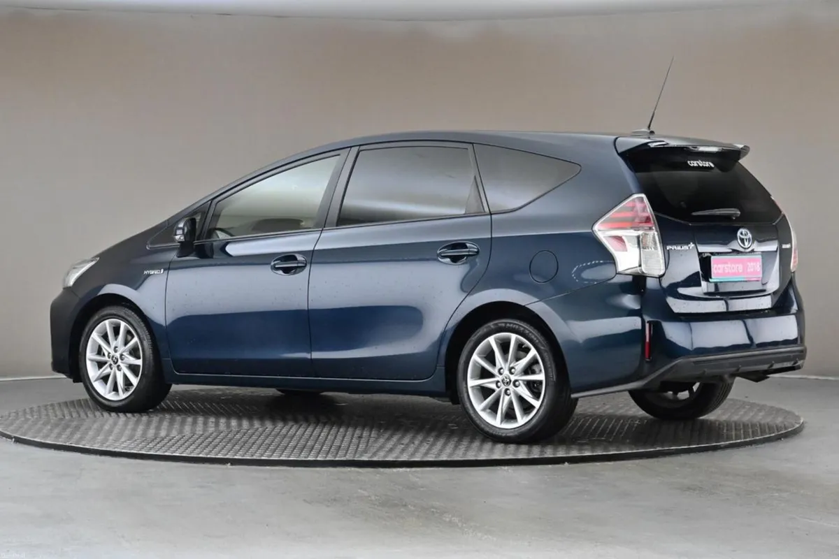 Toyota Prius 1.8 HYBRID LUXURY 7SEATS **HALF LEATH - Image 5