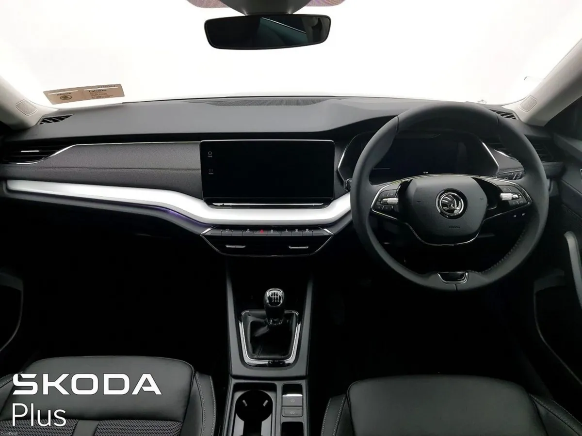 Skoda Octavia E30 2.0TDI 115HP 5DR *WIRELESS CARPL - Image 2