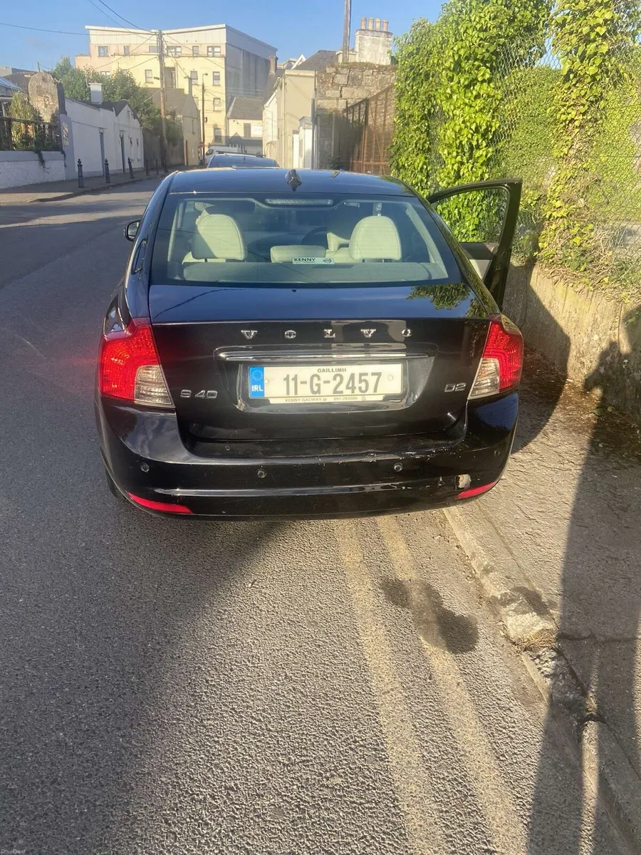 Car - Image 4