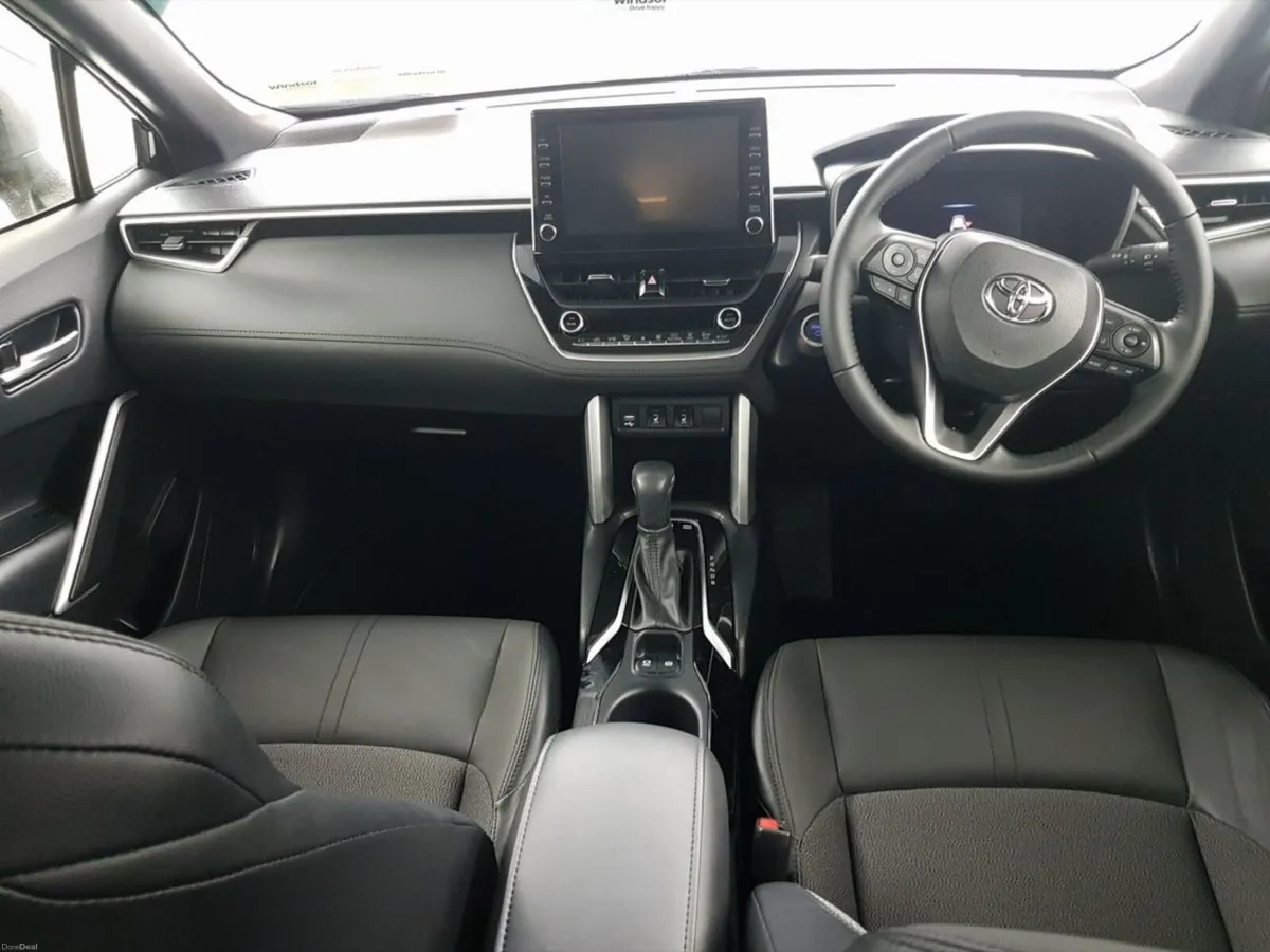 Toyota Corolla Cross Z - Image 3