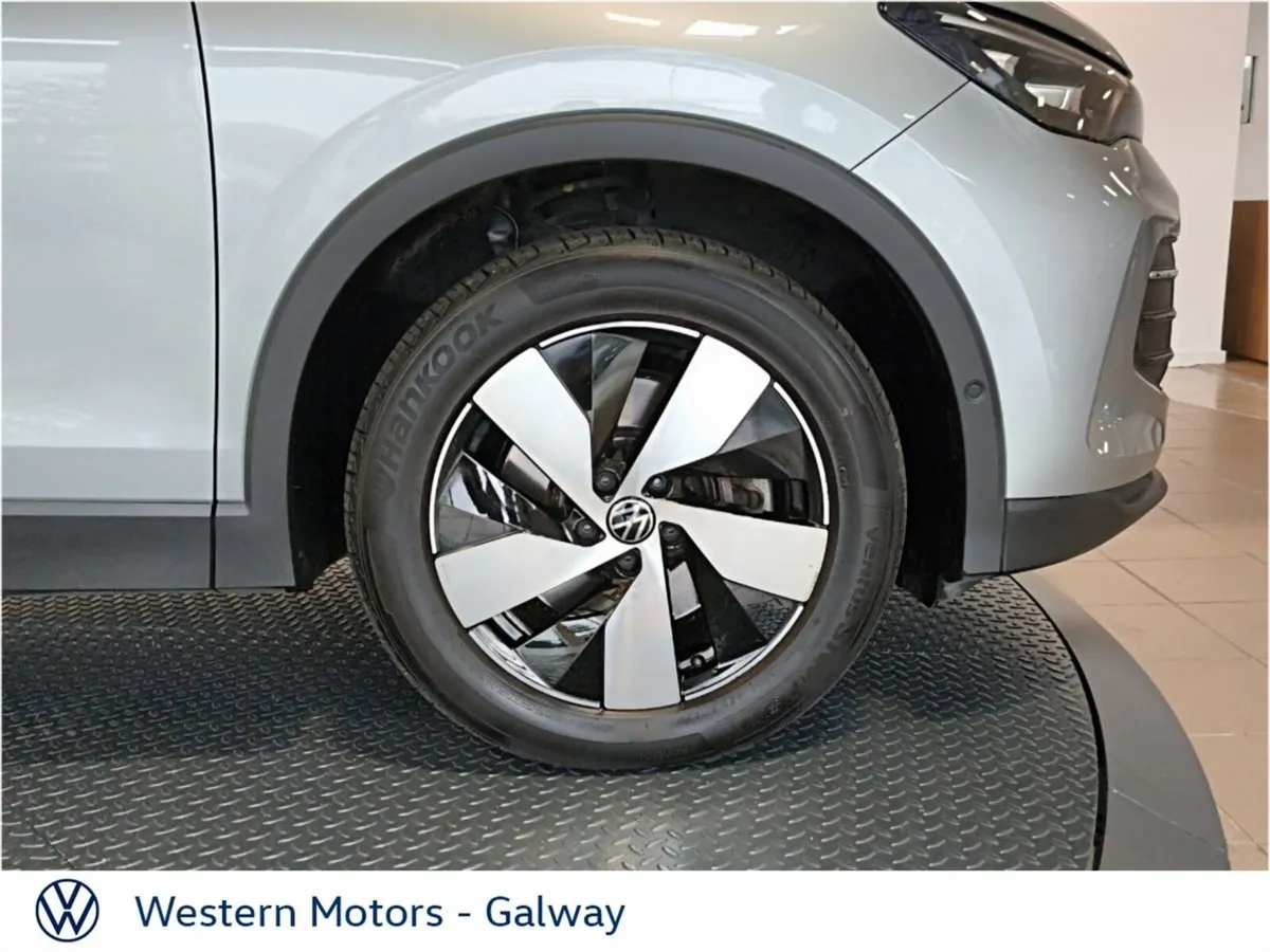 Volkswagen Tiguan Launch Edition New Model 2.0 TDI - Image 6