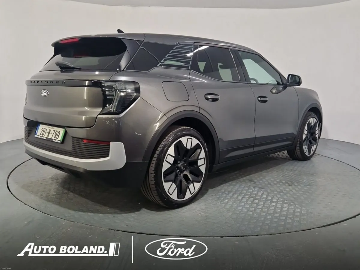 Ford Explorer Premium 77kWh Extended Range RWD - Image 3