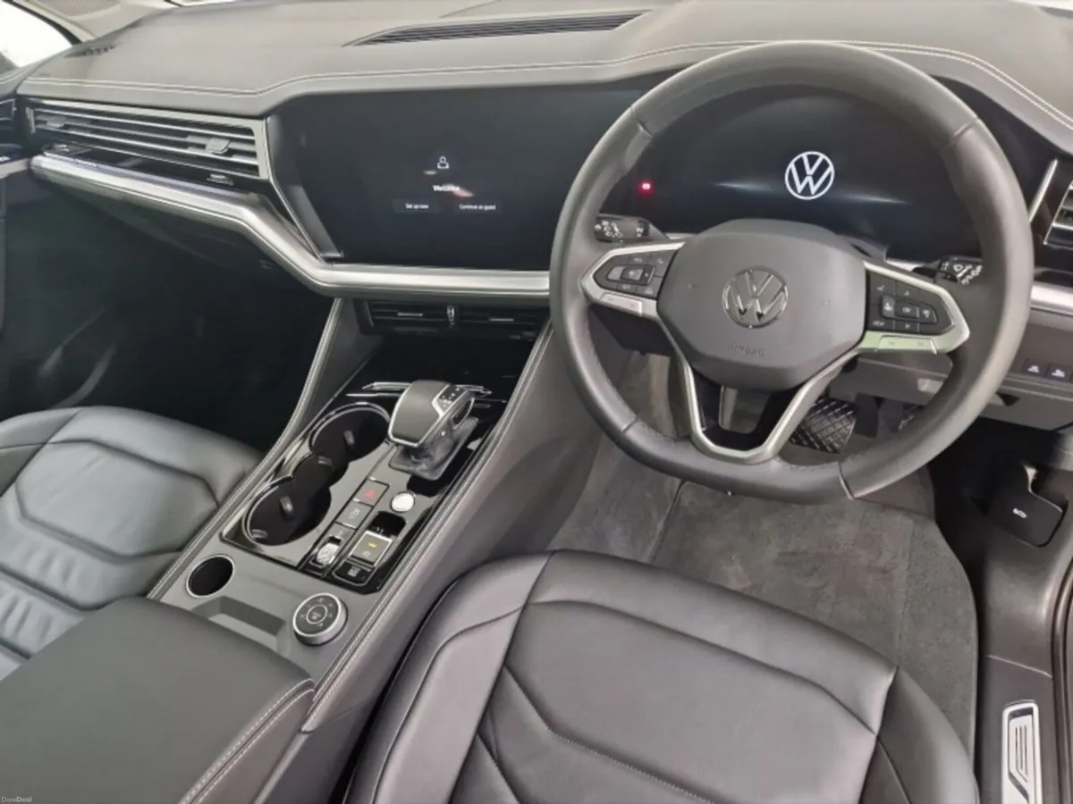 Volkswagen Touareg 3.0 TSI PHEV ELEGANCE - Image 3