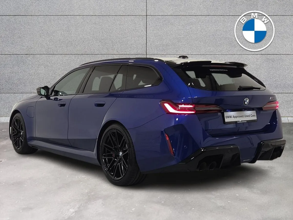 BMW M5 Touring - Image 2
