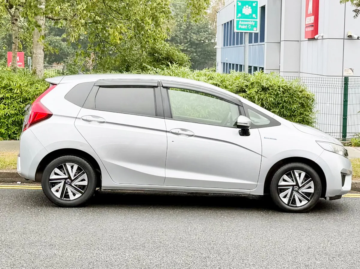 Honda Fit 2016!!! HYBRID!! - Image 3