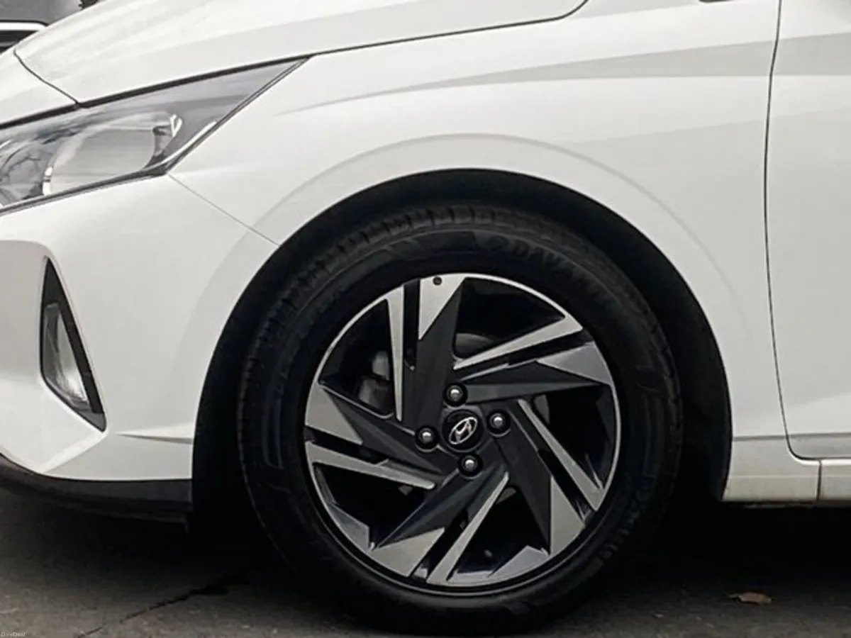 Hyundai i20 Deluxe Plus 5DR - Image 4