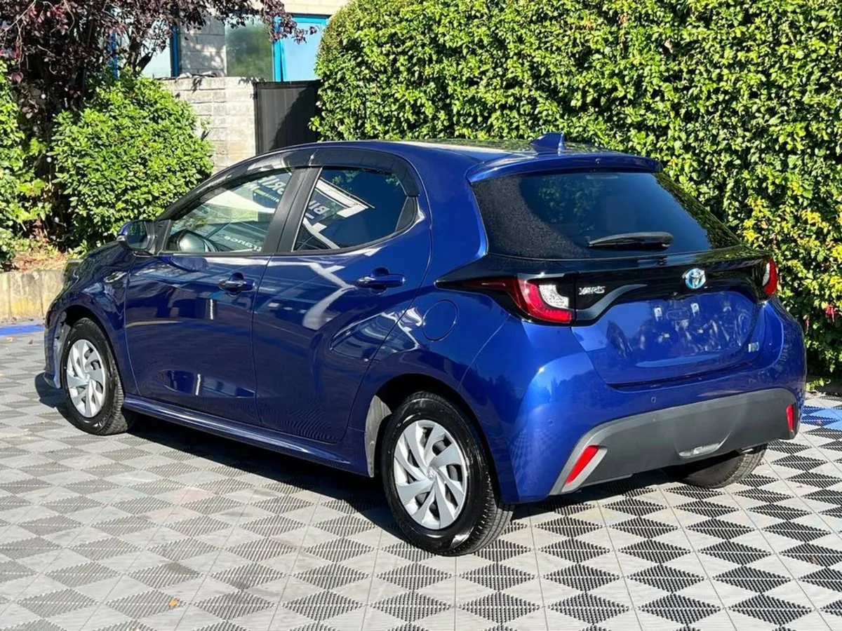 Toyota Yaris 1.5 HYBRID AUTO // APPLE CARPLAY/ANDR - Image 5